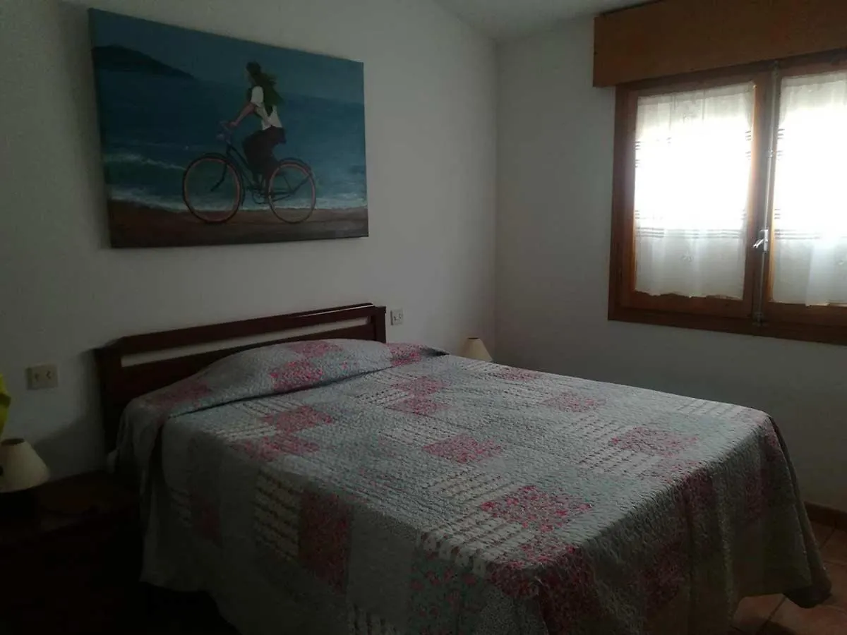Vacaciones Frente Al Mar: Casa Con Wifi, Aire Opcional, Mascotas Bienvenidas Y Playa Para Perros - Es-184-24 Riumar Spain