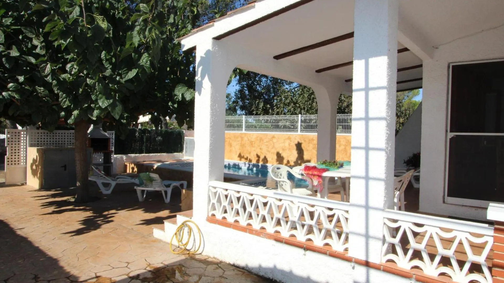 Vacaciones Frente Al Mar: Casa Con Wifi, Aire Opcional, Mascotas Bienvenidas Y Playa Para Perros - Es-184-24 Riumar 0*,  Spain