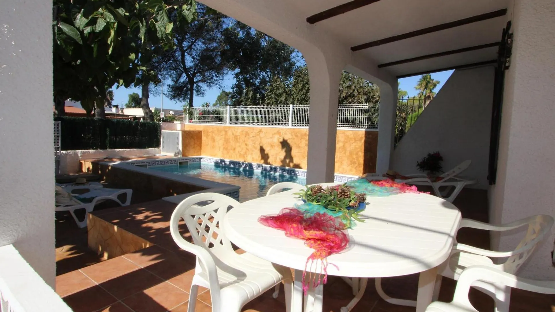 Holiday home Vacaciones Frente Al Mar: Casa Con Wifi, Aire Opcional, Mascotas Bienvenidas Y Playa Para Perros - Es-184-24 Riumar Spain