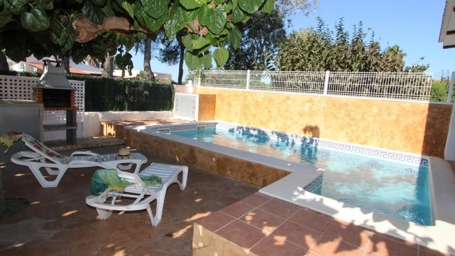Holiday home Vacaciones Frente Al Mar: Casa Con Wifi, Aire Opcional, Mascotas Bienvenidas Y Playa Para Perros - Es-184-24 Riumar