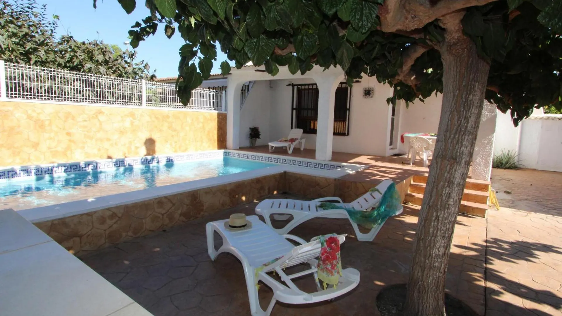 Vacaciones Frente Al Mar: Casa Con Wifi, Aire Opcional, Mascotas Bienvenidas Y Playa Para Perros - Es-184-24 Riumar
